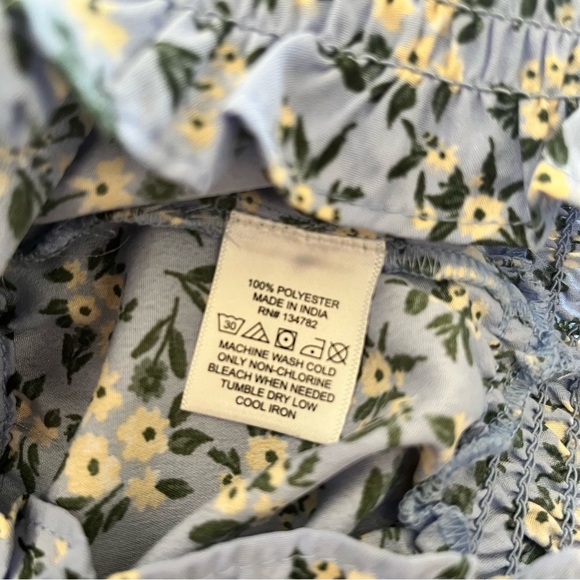 Indulge Instyle Blue Floral Print Cropped Top & Skirt Set Size L Smocked Layered - Picture 6 of 8